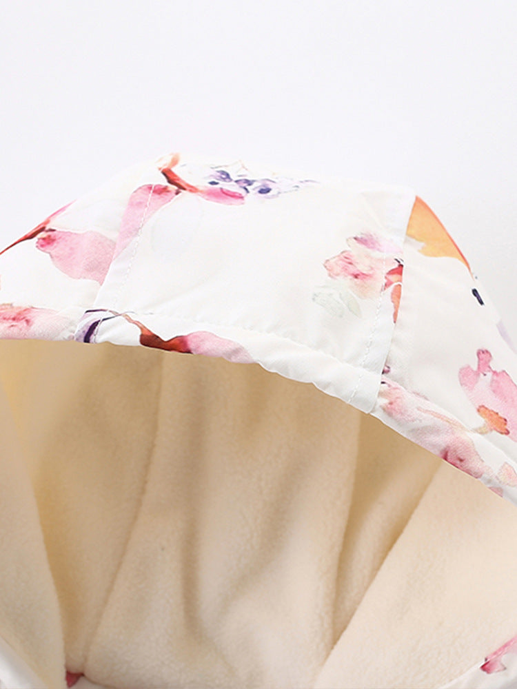 Knitted sleeves with plush pink flowers