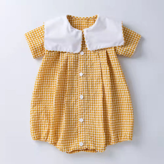 Square collar checkered short sleeved shirt